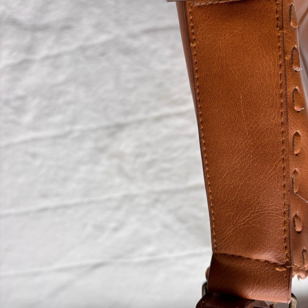 Vintage Veneto Cognac Brown Shoulder Bag | Y2K Minimalist Buckle Strap - Picture 6 of 13